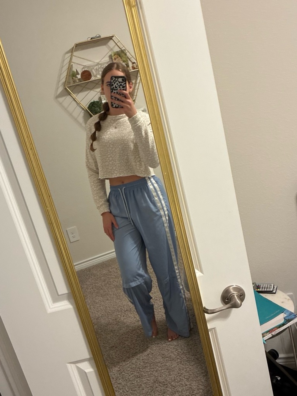Colsie Cream Cropped Long-Sleeve Top